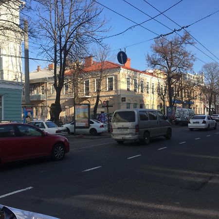 Cozy Studio Near Greek Square Apartment Odessa Exterior photo