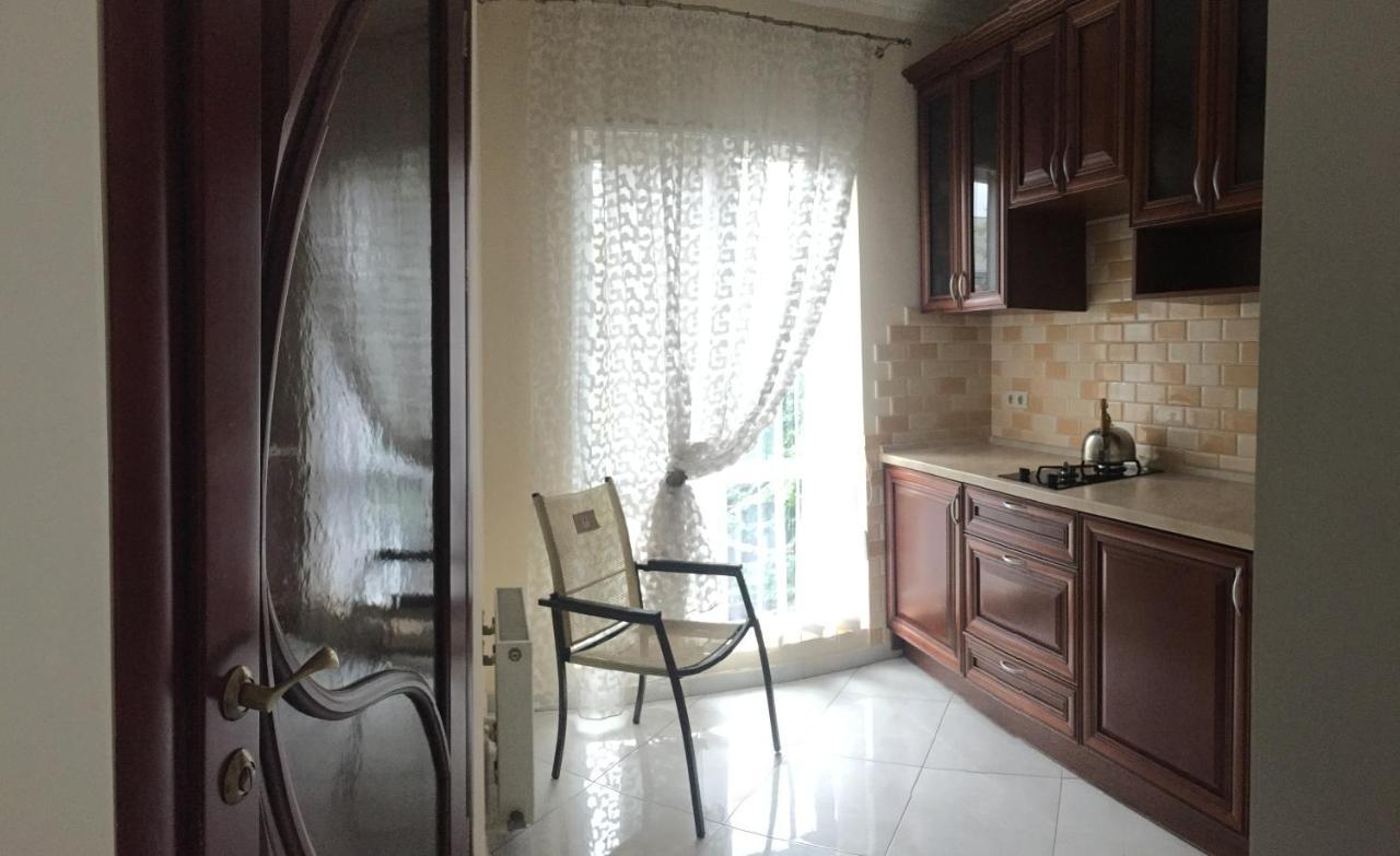 Cozy Studio Near Greek Square Apartment Odessa Exterior photo